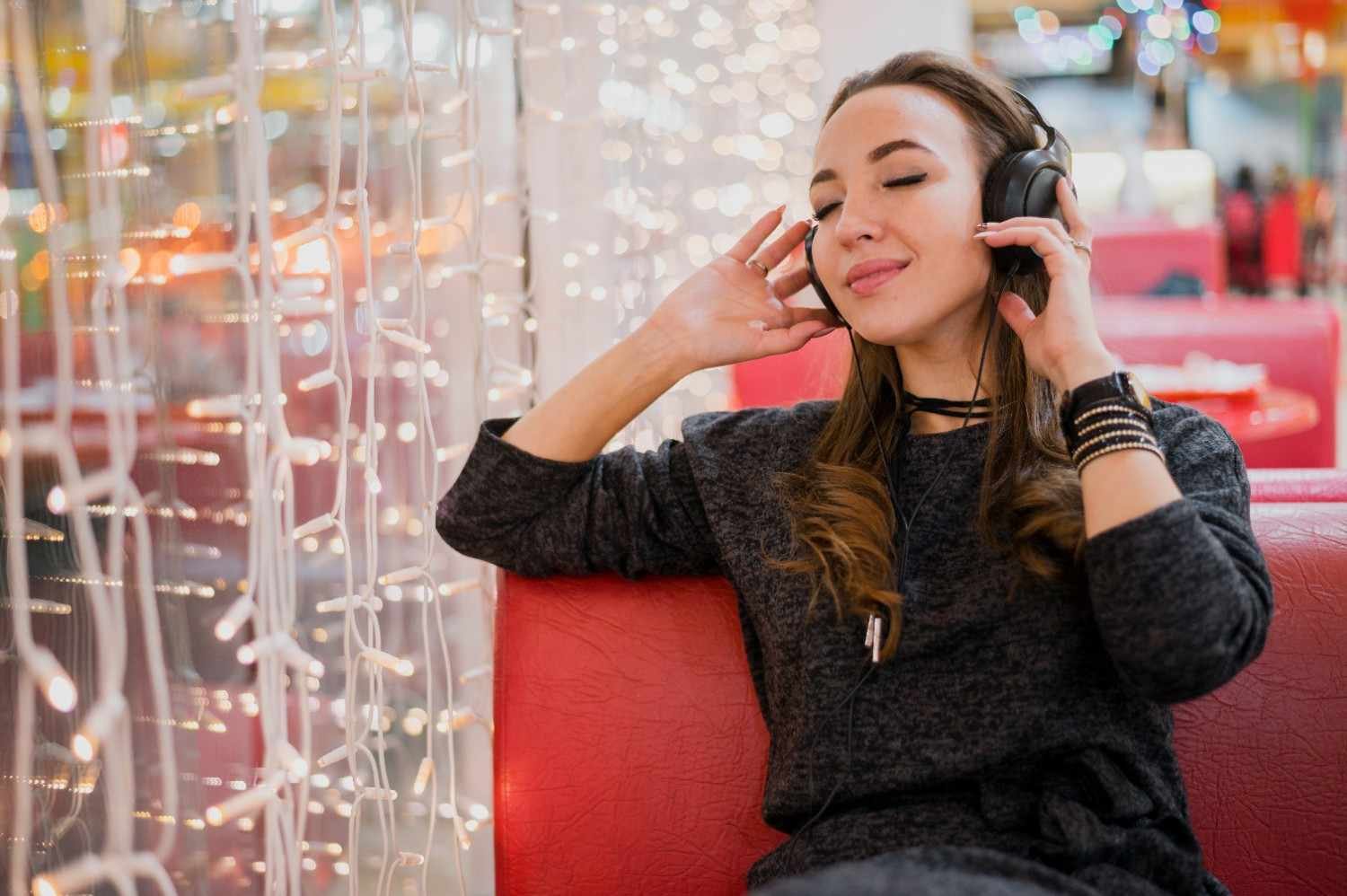 Best Audio Gadgets for Women Who Need Focus and Style