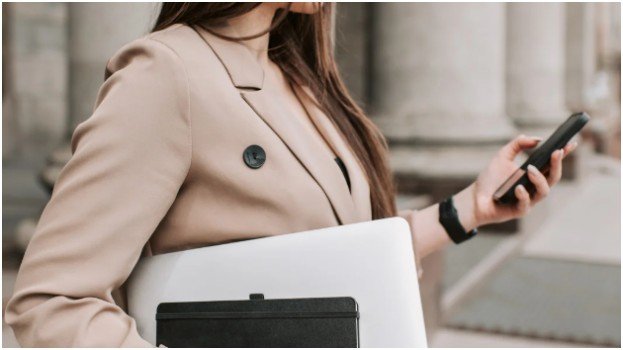 Which Portable Gadgets for Women Do I Use Daily?