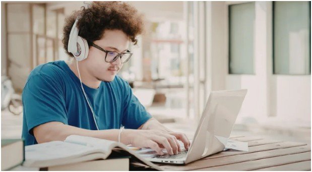 What actually makes the best budget laptops for college students 2026 worth buying?